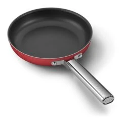 Smeg Lot De 3 Poêles Aluminium Antiadhésives Rouges -Cuisine À Domicile 139004 3 1 Lot de 3 poeles aluminium antiadhesives rouges Smeg