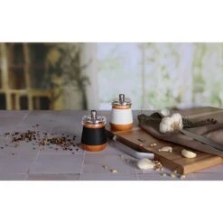 Moulin à Poivre En Bois Effet Cuir Noir -Cuisine À Domicile 200029 3 1 Moulin a poivre en bois effet cuir noir Ogo