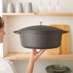 Cocotte Légère Ovale En Fonte D’aluminium 32 Cm 6,5 L Rouge -Cuisine À Domicile 203008 2 2 Cocotte legere ovale en fonte d aluminium 32 cm 6 5 L rouge Mathon