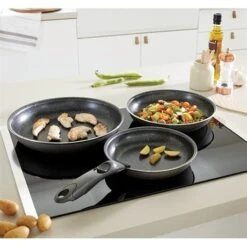 Batterie Poêles Anti-adhérentes Effet Pierre Manche Amovible Et 2 éponges Végétales -Cuisine À Domicile 209048 3 3 Batterie poeles anti adherentes Effet Pierre manche amovible et 2 eponges vegetales Mathon