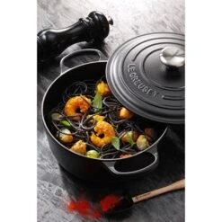 Le Creuset Cocotte Fonte Rond 24 Cm Noir 5 Le Creuset Cocotte Fonte Rond 24 Cm Noir -Cuisine À Domicile 213178 2 2 Cocotte fonte rond 24 cm noir Le Creuset