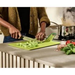 Joseph Joseph Planche à Découper Pliable Chop2pot Plus Verte -Cuisine À Domicile 450022 3 1 Planche a decouper pliable Chop2pot Plus verte Joseph Joseph