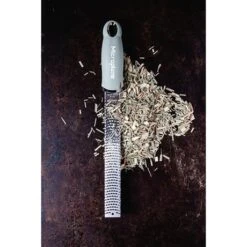 Microplane Zesteur Premium Classic Râpe Vert Sauge 6 Microplane Zesteur Premium Classic Râpe Vert Sauge -Cuisine À Domicile 478030 2 1 Zesteur Premium Classic rape vert sauge Microplane