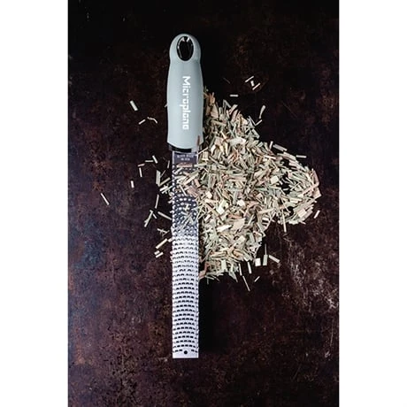 Microplane Zesteur Premium Classic Râpe Vert Sauge 3 Microplane Zesteur Premium Classic Râpe Vert Sauge – Image 3