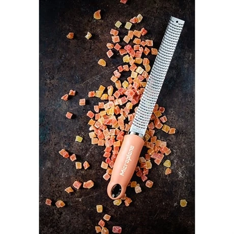 Microplane Zesteur Premium Classic Râpe Cannelle 2 Microplane Zesteur Premium Classic Râpe Cannelle – Image 2