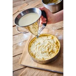 De Buyer Entonnoir à Piston Kwik Noir 6 De Buyer Entonnoir à Piston Kwik Noir -Cuisine À Domicile 573050 2 1 Entonnoir a piston Kwik noir De Buyer