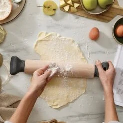 Joseph Joseph Rouleau à Pâtisserie Ergonomique 30 Cm -Cuisine À Domicile 581004 4 1 Rouleau a patisserie ergonomique 30 cm Joseph Joseph