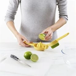 Joseph Joseph Presse-agrumes JuiceMax 7 Joseph Joseph Presse-agrumes JuiceMax -Cuisine À Domicile 606038 2 1 Presse agrumes JuiceMax Joseph Joseph