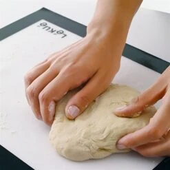 Lekue Tapis De Cuisson En Silicone Et Fibre De Verre 40 X 30 Cm -Cuisine À Domicile 61056 2 2 Tapis de cuisson en silicone et fibre de verre 40 x 30 cm Lekue