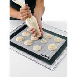 Lekue Tapis De Cuisson En Silicone Et Fibre De Verre 40 X 30 Cm -Cuisine À Domicile 61056 3 2 Tapis de cuisson en silicone et fibre de verre 40 x 30 cm Lekue